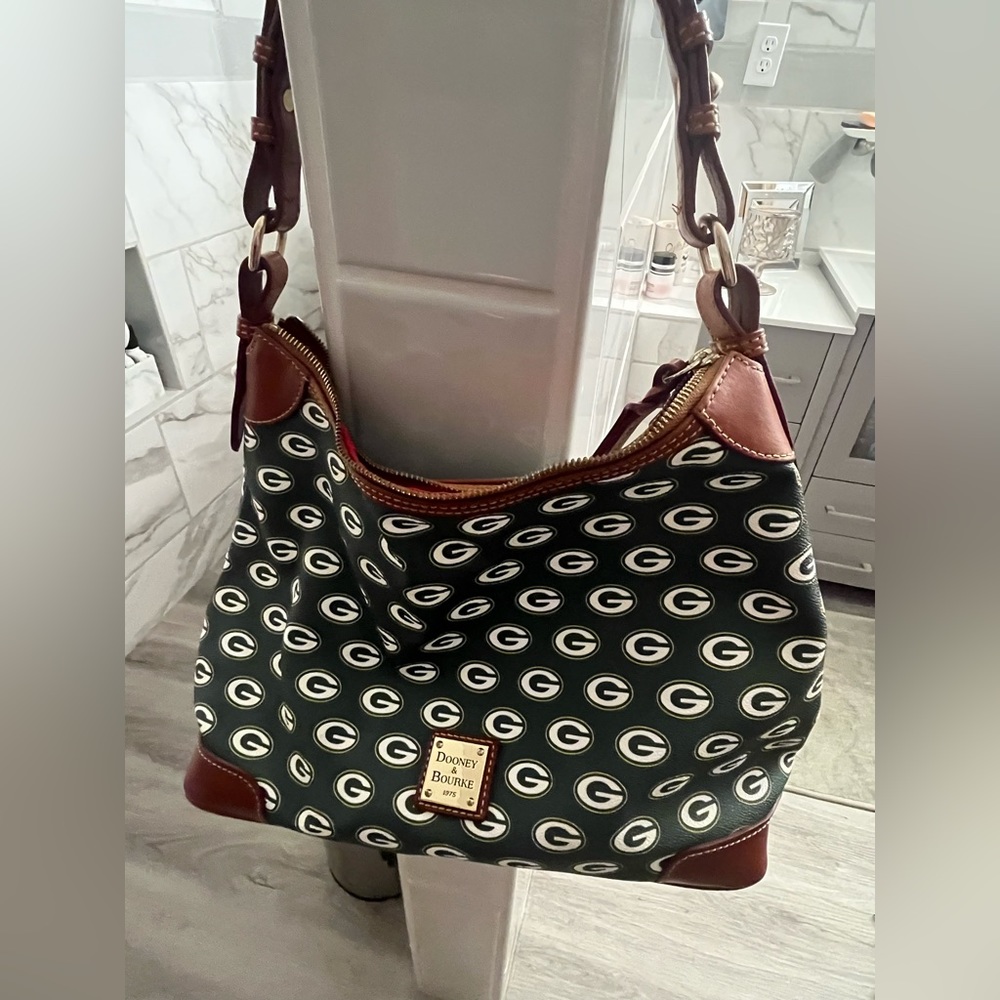 Dooney &Bourke Packer purse